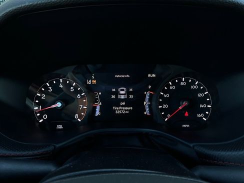 Used 2025 Jeep Compass Trailhawk image 36