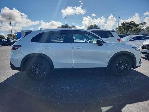 Used 2024 Honda HR-V Sport image 3
