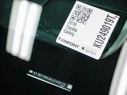 Certified 2019 Toyota Camry SE image 29