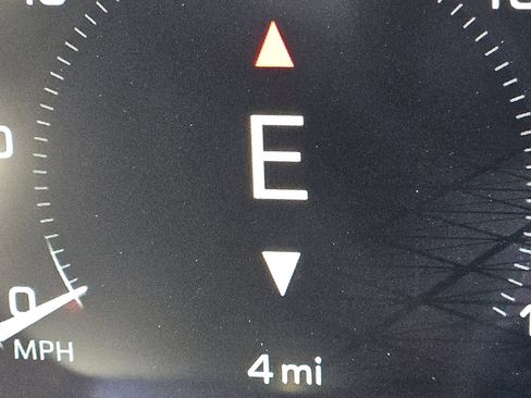 New 2026 GMC Sierra 1500 SLT w/ SLT Premium Package image 18