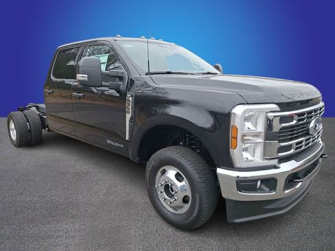 New 2026 Ford F350 XLT w/ XLT Value Package AWD/4WD image 2
