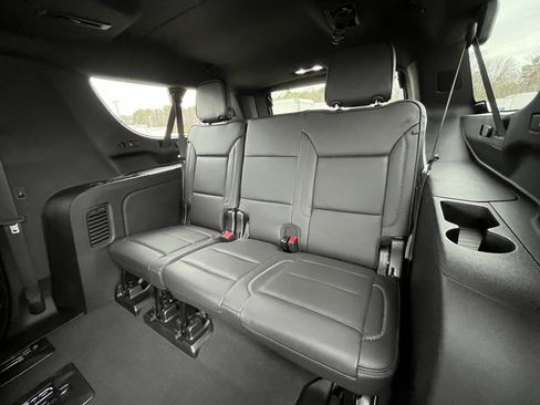 Used 2024 GMC Yukon XL Denali w/ Advanced Technology Package image 28