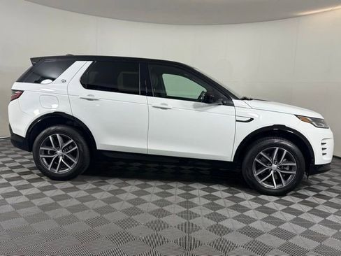 New 2025 Land Rover Discovery Sport Dynamic SE image 10
