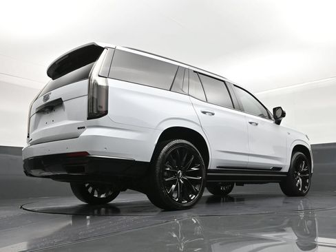 Used 2026 Cadillac Escalade Platinum Sport w/ LPO, ONYX Package AWD/4WD image 24