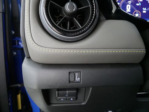 Used 2025 Chevrolet Colorado ZR2 w/ Technology Package image 26