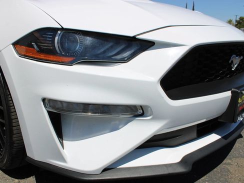 Used 2022 Ford Mustang Premium RWD image 5