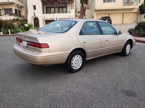 Used 1998 Toyota Camry XLE FWD image 5