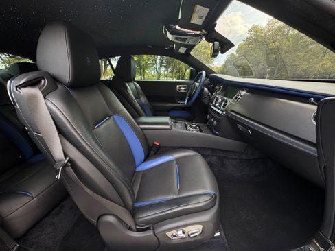 Used 2016 Rolls-Royce Wraith RWD image 36