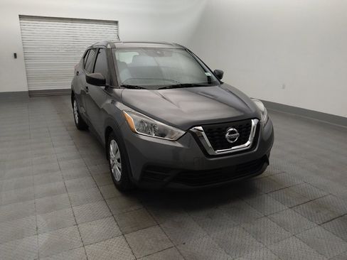 Used 2020 Nissan Kicks S image 14
