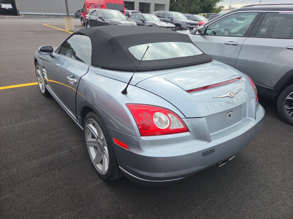 Used 2005 Chrysler Crossfire Limited RWD image 4