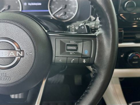 Used 2022 Nissan Pathfinder SL FWD image 27