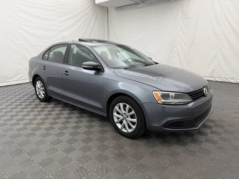 Used 2011 Volkswagen Jetta SE FWD image 4