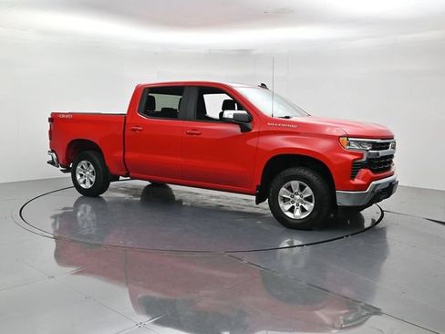 Used 2025 Chevrolet Silverado 1500 LT AWD/4WD image 3