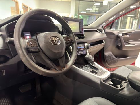 Used 2019 Toyota RAV4 XLE w/ All Weather Liner Package image 17
