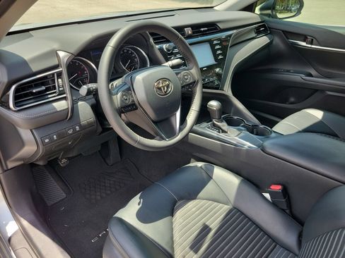 Used 2020 Toyota Camry SE FWD image 14