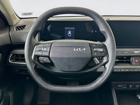 Used 2025 Kia K4 LXS image 18