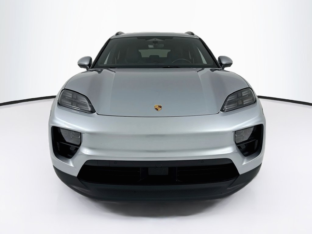 Certified 2025 Porsche Macan Electric RWD image 10