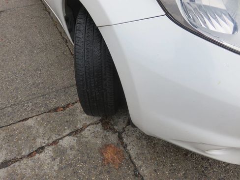 Used 2015 Nissan Versa Note SV image 28