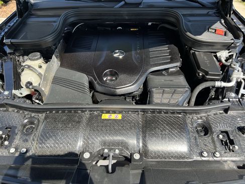 Certified 2025 Mercedes-Benz GLS 450 4MATIC image 36