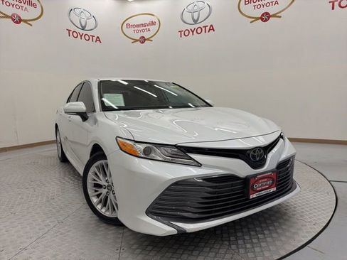 Certified 2020 Toyota Camry XLE FWD image 1