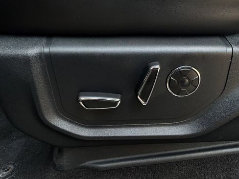 Used 2019 Ford F150 Platinum w/ Equipment Group 701A Luxury AWD/4WD image 15