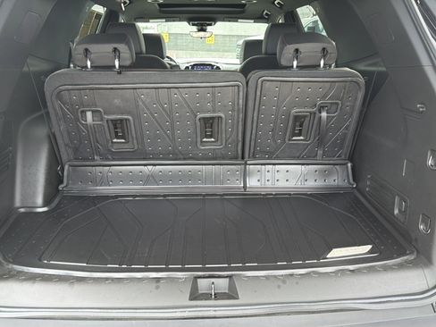 Used 2023 Chevrolet Traverse RS w/ LPO, Floor Liner Package AWD/4WD image 19