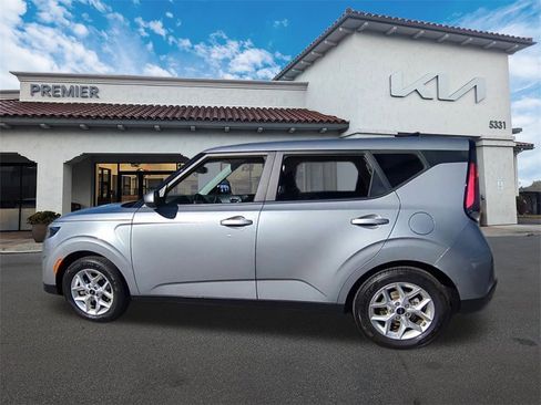Certified 2023 Kia Soul LX w/ LX Technology Package image 5