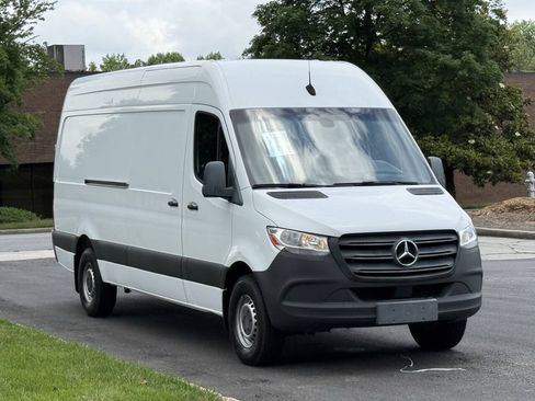 Used 2019 Mercedes-Benz Sprinter 170 Cargo image 3