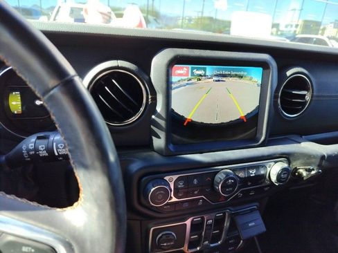 Used 2023 Jeep Wrangler Unlimited Sahara image 8