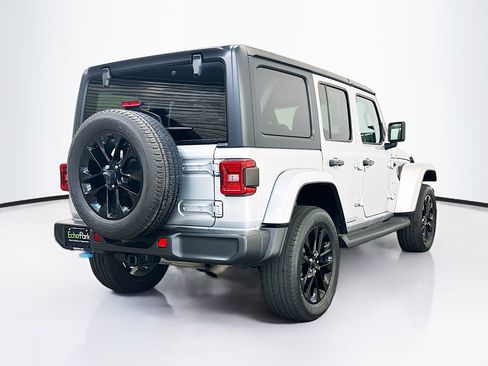 Used 2023 Jeep Wrangler Unlimited Sahara w/ Cold Weather Group AWD/4WD image 9