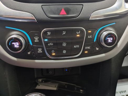 Used 2018 Chevrolet Equinox LT AWD/4WD image 25