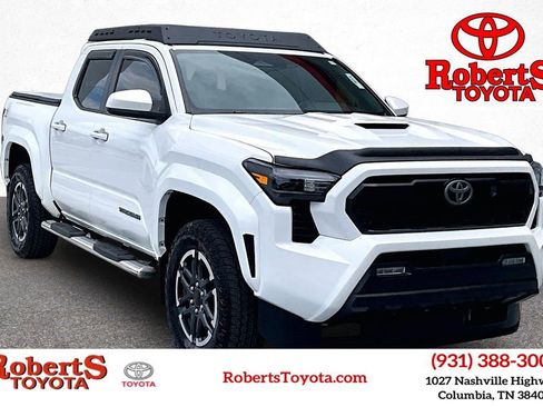 Certified 2024 Toyota Tacoma TRD Sport AWD/4WD image 1