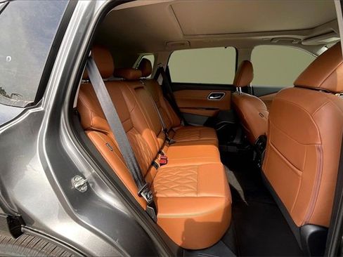 New 2026 Nissan Rogue Platinum w/ Platinum Premium Package image 10