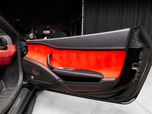 Used 2013 Ferrari 458 Spider image 74