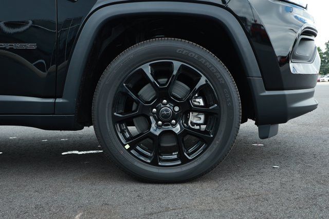 New 2026 Jeep Compass Latitude AWD/4WD image 5