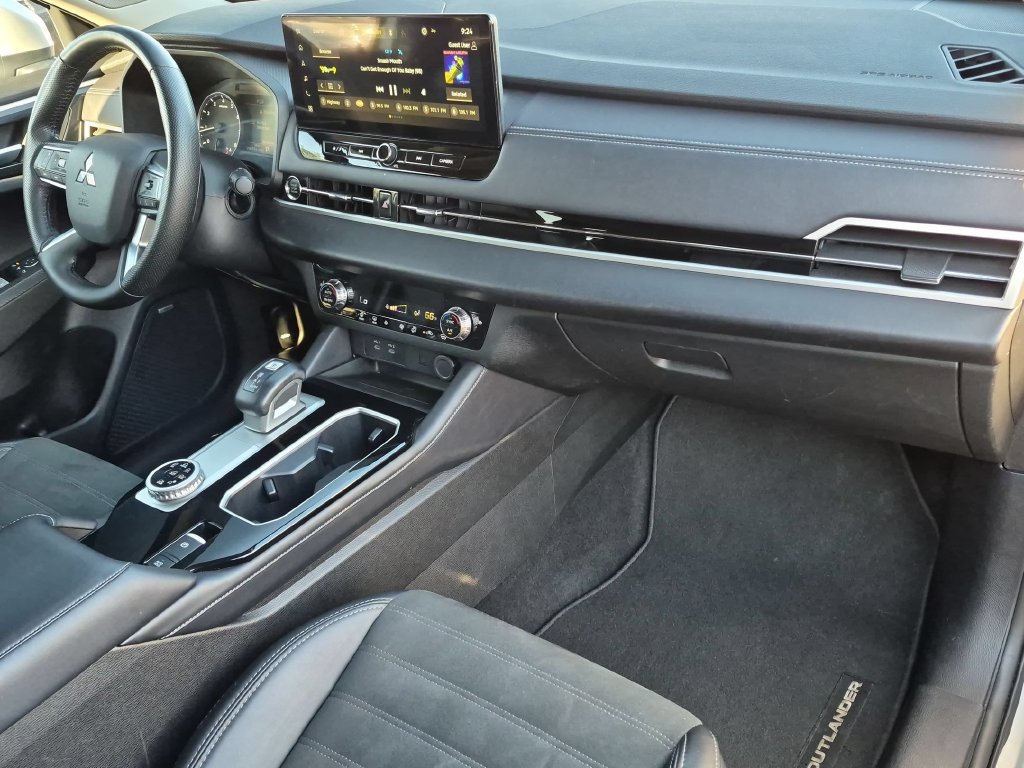 Used 2025 Mitsubishi Outlander SE AWD/4WD image 33