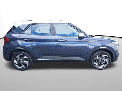 New 2026 Hyundai Venue SEL image 4