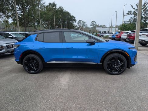 New 2026 Chevrolet Equinox EV RS image 8