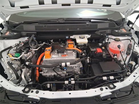 Used 2025 Chevrolet Equinox EV LT image 11