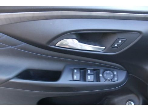 Used 2024 Buick Envista Sport Touring w/ Convenience I Package FWD image 18