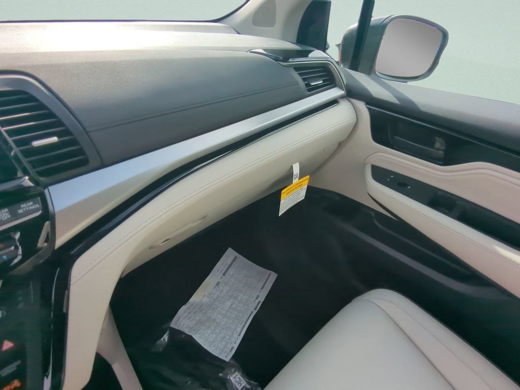New 2026 Honda Odyssey Touring image 5