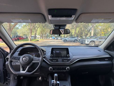 Used 2025 Nissan Altima 2.5 SV image 27