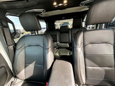 Used 2021 Jeep Wrangler Unlimited Sahara image 32