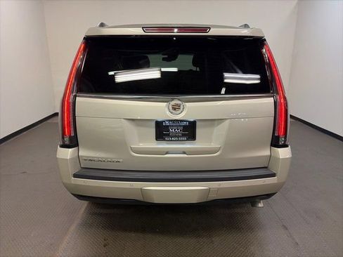 Used 2015 Cadillac Escalade Luxury image 8