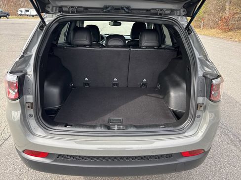 Used 2023 Jeep Compass Limited image 13