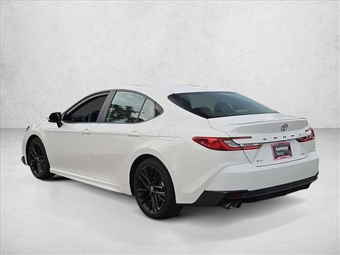 Used 2025 Toyota Camry SE FWD image 8