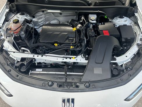 Used 2025 Buick Envista Sport Touring image 25