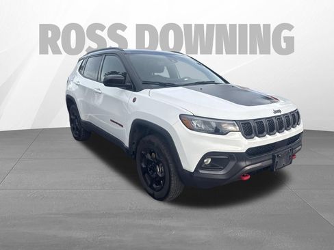 Used 2024 Jeep Compass Trailhawk AWD/4WD image 3