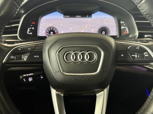 Used 2019 Audi Q8 Prestige w/ Luxury Package AWD/4WD image 16