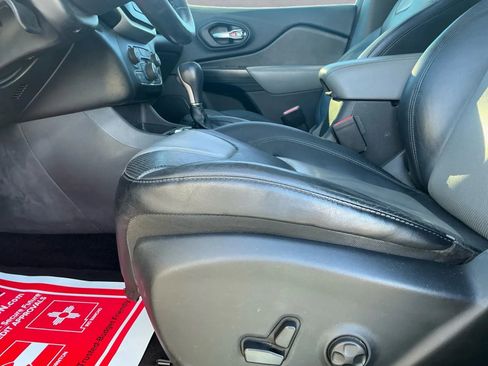 Used 2014 Jeep Cherokee Limited w/ Luxury Group image 11